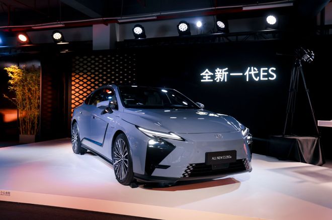 电气化转型下的豪华轿车全新一代雷克萨斯ES