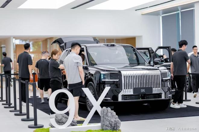 是豪华旗舰也是技术旗舰！难怪极氪9X让豪华车主扎堆下订